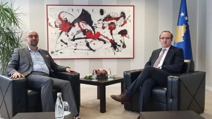 Ex consulente di Hot: candidato LDK per primo ministro un nuovo giocatore politico