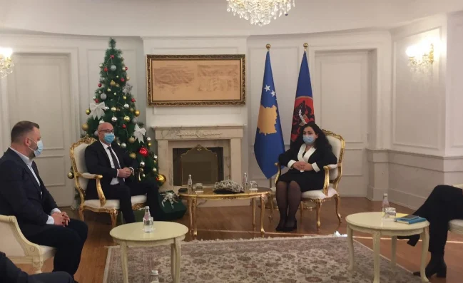 Vjosa Osmani hosts Serbisch Liste Präsidentschaft, Wahltreffen beginnt
