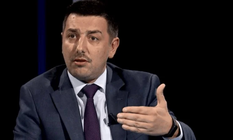 Profilo Facebook del giornalista Valon Syla