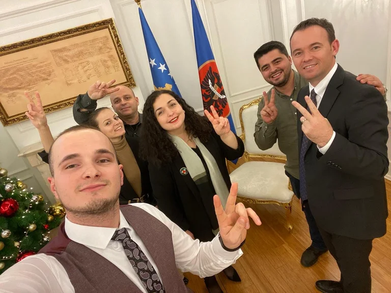 Joy in Osman's office: They make fun of LDK