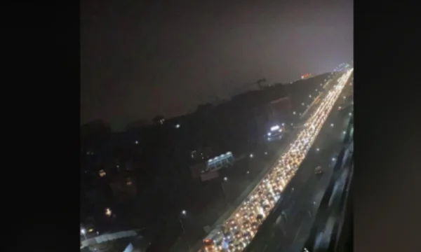 The Vatican Citizen Column compares it to New Year's lights