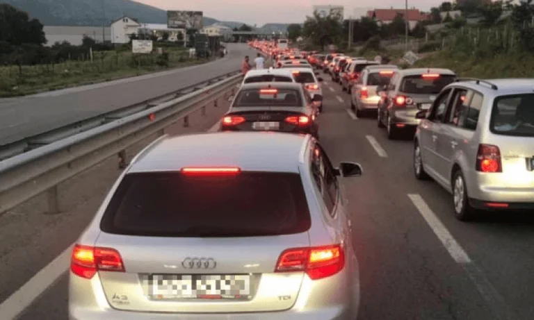 Plus de 56 000 exilés ne sont venus au Kosovo que le week-end.