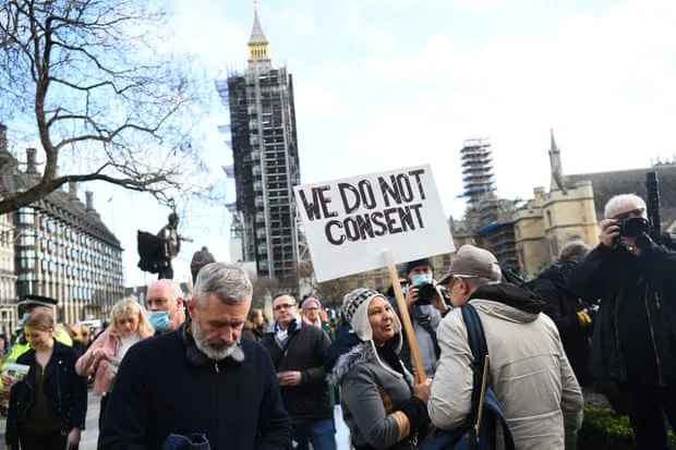 Protests against isolation in London, several persons arrested
