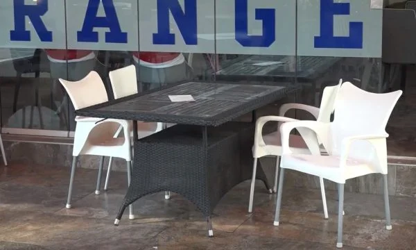 Schockierung: Ein Albaner hat in einem Restaurant in Spanien zum Tode geschossen
