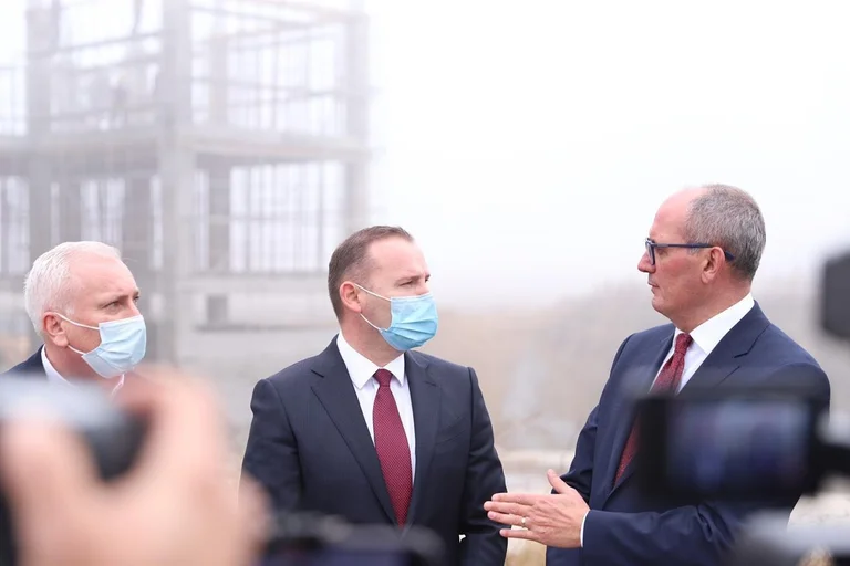El corazón va a Ferizaj, advierte la construcción rápida del hospital