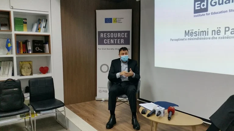 Likaj avertit le retour à l'école : même le samedi