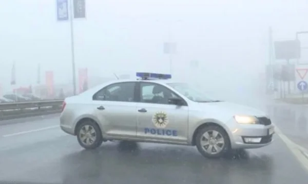 Do not run by Veternik, long columns are created, as police have blocked the road