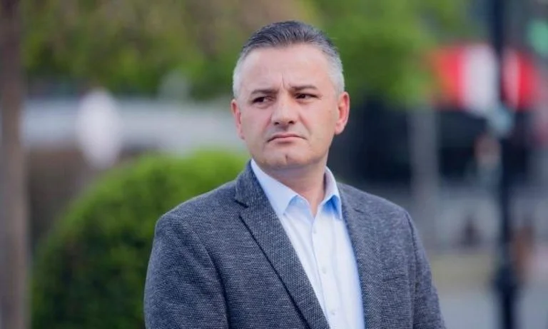 Yasar: Vetevendosje l'a utilisé sans demander le nom de Murat pour le président, c'est pourquoi il parle