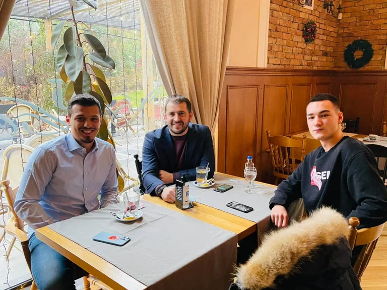 MP Lushtaku conoce al hijo de Thaci y al hijo de Wessel: Orgullo de ser descendiente de Salvadores