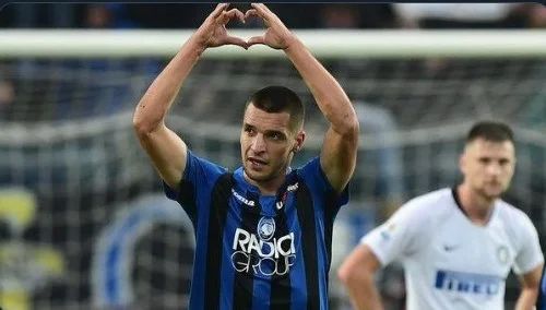 Jimshii won the duel with Ronaldo, which is how he is being appreciated by Italian media
