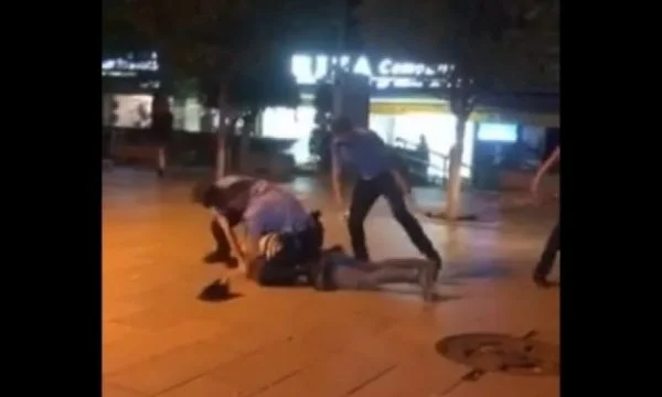 Des violences ont été utilisées lors de l'arrestation de citoyens pour des violations des mesures, des enquêtes sur des policiers du Kosovo
