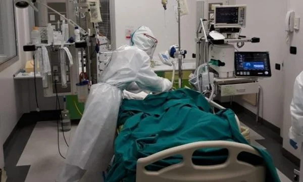 The 37-year-old nurse working with patients infected with COVID kills himself in the department's bathroom