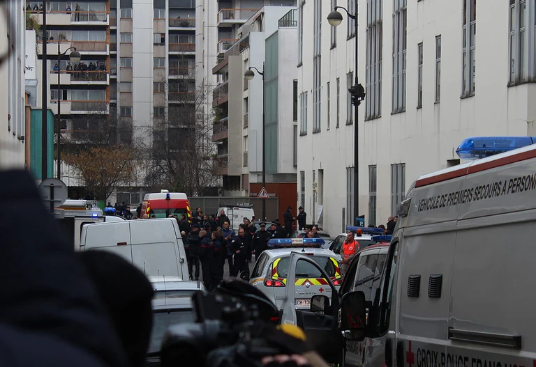 14 people found guilty of terrorist attacks on the magazine Kharlie Hebdoı