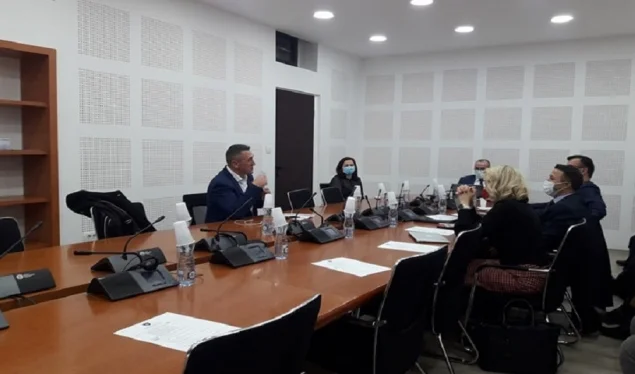 Socca kuorum, collecte de la Commission d'enquête COVID-19 échoue