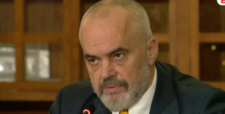Edi Rama gode dei pensionati albanesi per vacanze divertenti, decisione