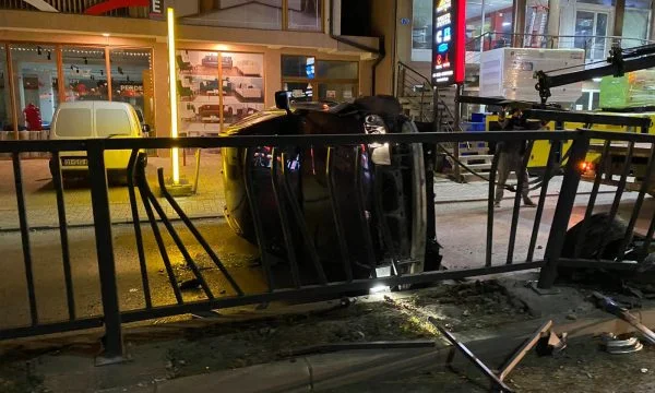 Une personne est blessée par son auto-excident au Kosovo