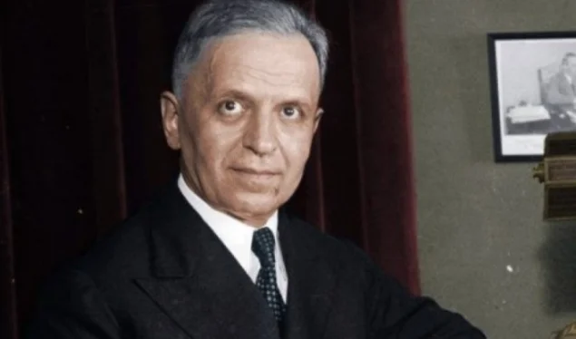 Conica, un buen maestro de albanés