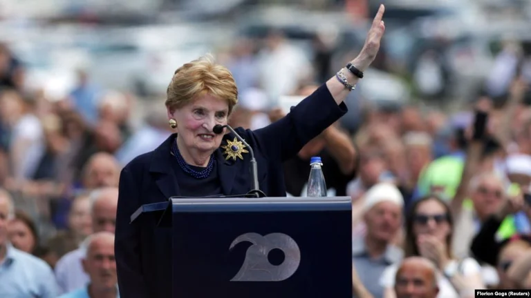 Serwer gibt Kosovar gute Nachrichten: Albright wird in Kosovo- Serbien aufgenommen werden