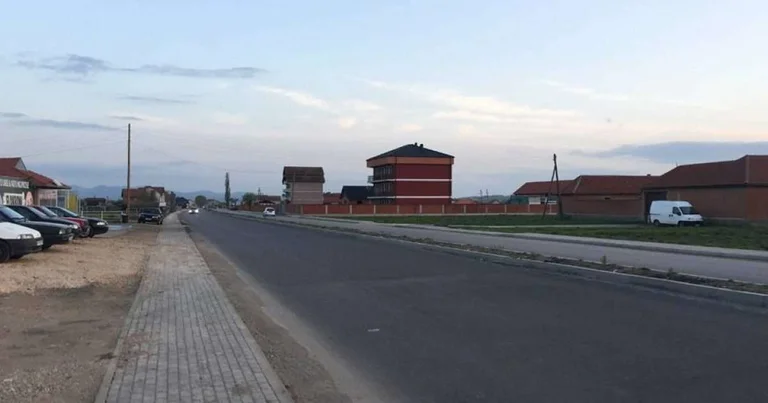 Feuerwehrantennen in Podujevo: Polizeikräfte sichern Szene