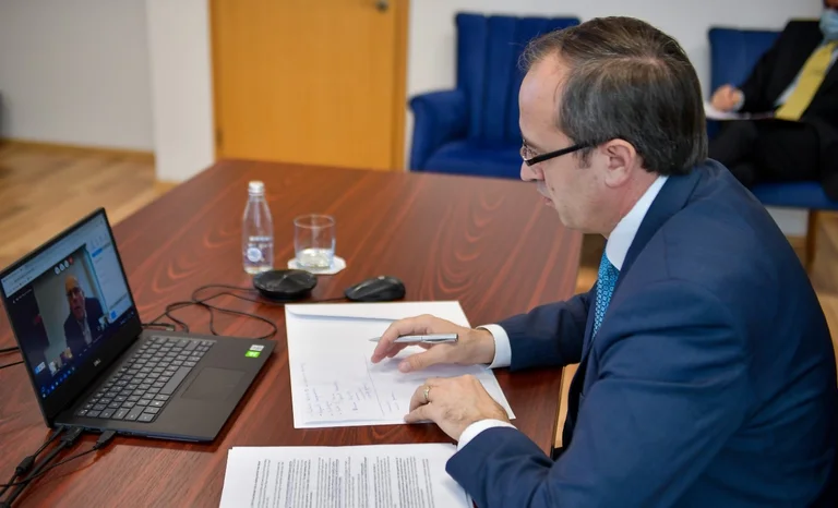 Hoti: Les partis politiques prêts à accepter le président