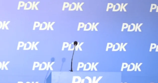 PDK: Vjosa Osmani shkeli ligjin, urgjentisht të kthehet fotografia zyrtare e Presidentit