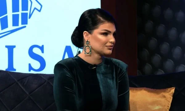 Arian Chani gli ha detto che canta come Romaina Aliaj serba manda saluti dal Kosovo