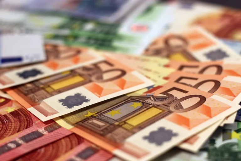 Paysera, que también opera en Kosovo, es condenada por violar las normas contra el blanqueo de dinero