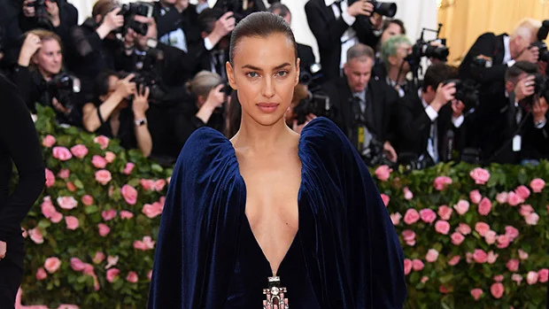 Irina Shayk gets the attention of passersby during the New York walk