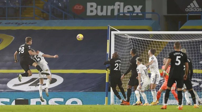 West Hami defeats Leeds of crazy Biels