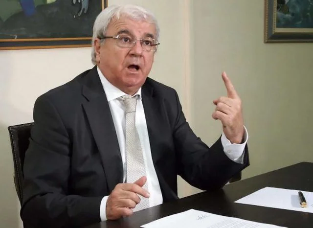 Lawyer Ngjela revolts by protesters: Police to break down, Rama to use force