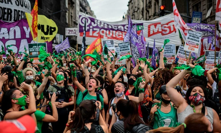 La gioia scoppia: l'Argentina ratifica Bill permettendo aborti