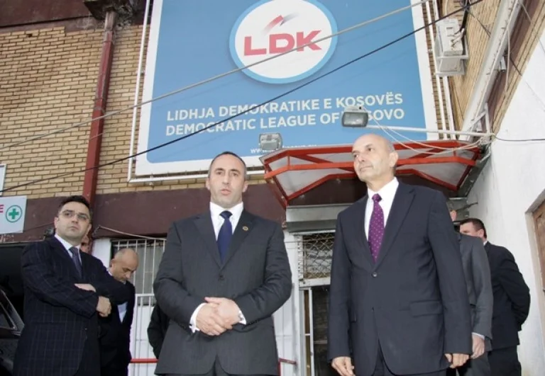 Es cruzar la guerra AAK-LDK, el Muhharrier se carga con la corrupción: