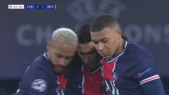 SPG sta facendo la merda ai turchi, segnando il quinto gol.