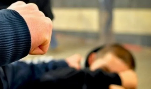 Battant un café à Pristina, la police arrête trois personnes