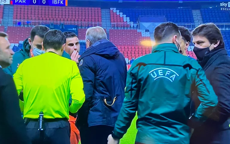 The moment the fourth judge uses racist insult to Basaxehir player