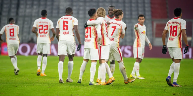 LK: Leipzig sends Manchester United to Europe League, Barcelona is ashamed of Juventus.