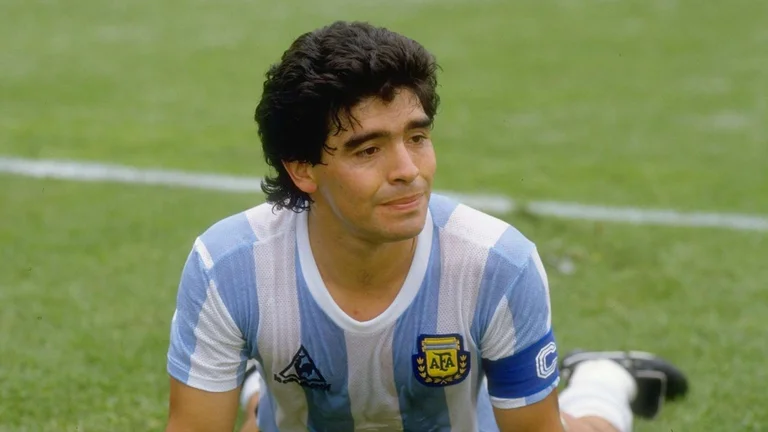 Kush mund t’iu ketë gëzuar fitores së mbrëmshme të Napolit më shumë së Maradona: Ja si festoi