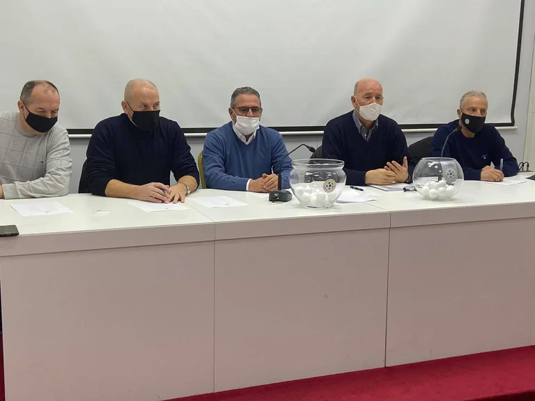 Dejar suertes para 1/16 de las finales de la Copa de Kosovo, estas son parejas