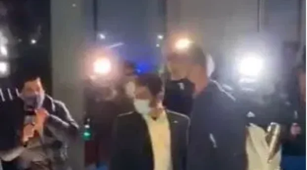 Il momento in cui CR7 atterra in Spagna, previsto dagli amanti di centinaia di fan