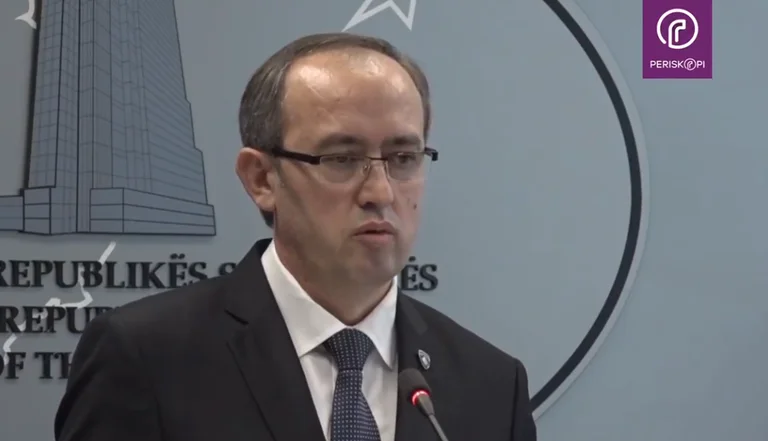 Si', abbiamo dato il permesso a Petkovitch, ma non era a Skenderaj.