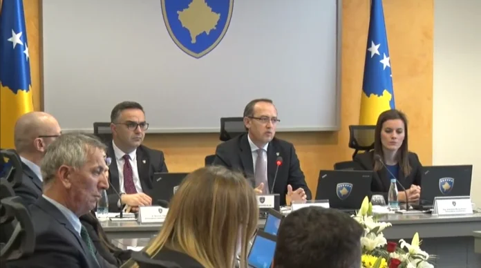 Qeveria miraton master-planin për fillimin e vitit të ri shkollor