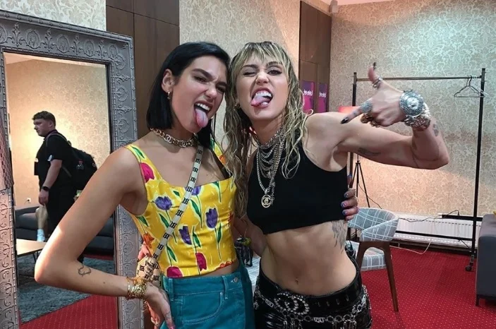 I want Lipa intimate relationship with Millie Cyrus? The Singer Shows What the Truth Is
