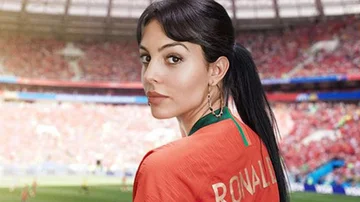 Georgina Rodriguez inizia la giornata in palestra per modellare il culo caldo