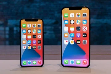 Apple is fined by Europe for slowing down old iPhones!