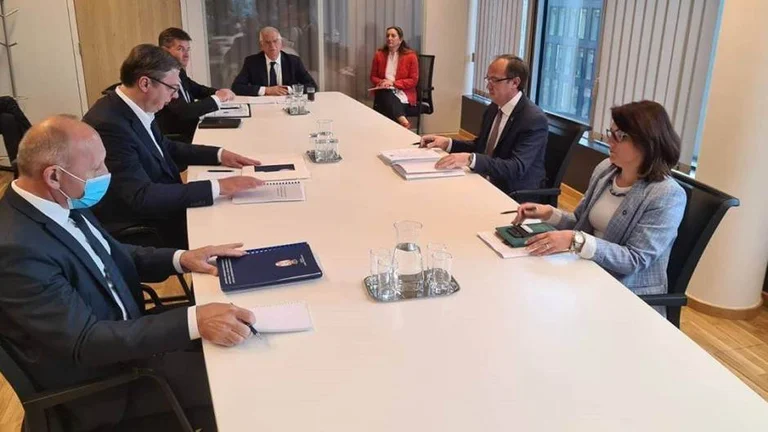 Vuciq met en garde contre la poursuite du Kosovo-Serbie