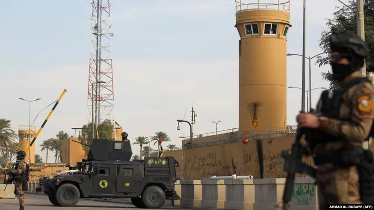 US withdraws part of staff from embassy in Iraq