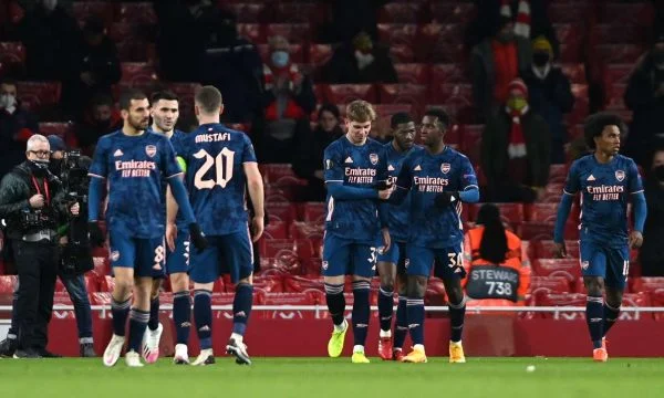 Arsenal bat Rapid Vienne, continue sans défaite à EL