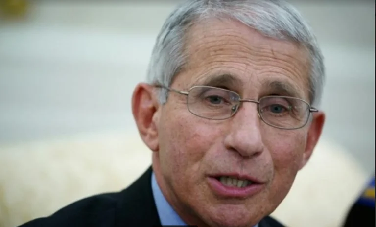 Fauci sigue siendo alto funcionario de Salud en el gobierno de Biden