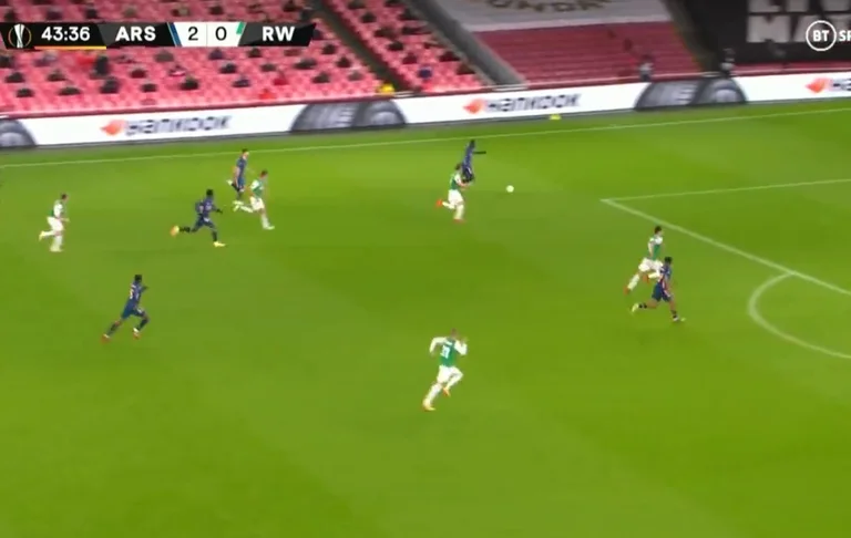 Rapid Vienne ne répond pas aux attaques effrayantes d'Arsenal, troisième objectif vient après une superaction