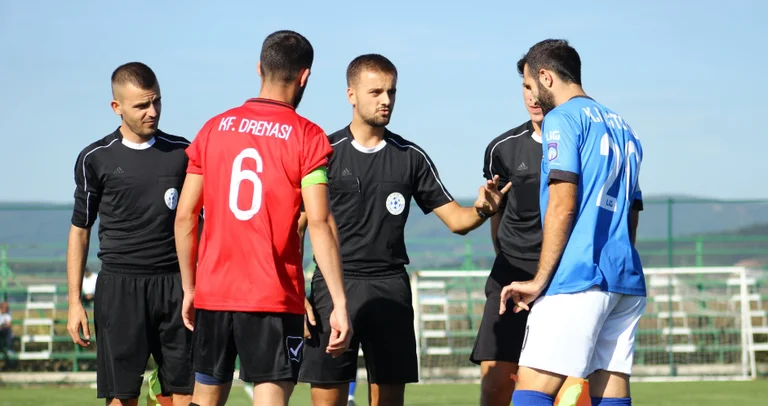 Attention dans la Première Ligue, le juge éventuel partage la justice dans le match Flamurtari, Dardana.